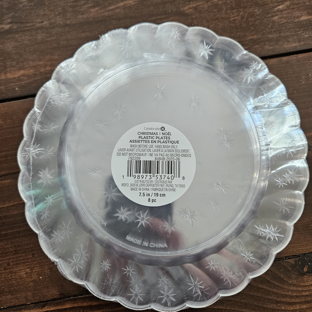 Ashland Christmas Set of Reusable Plastic Plates, Cups 9oz and Shot Glasses 2oz - Picture 7 of 7